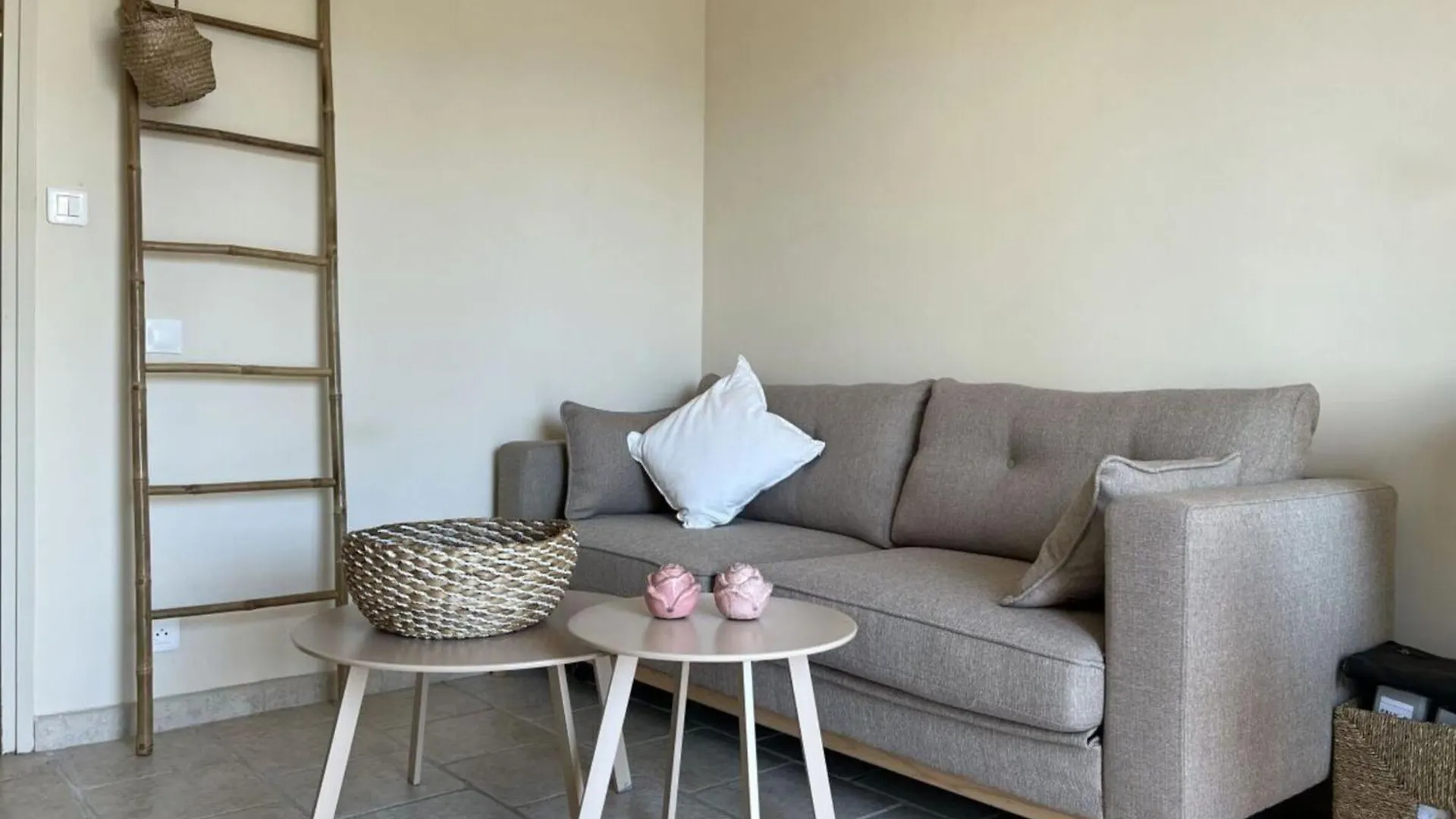 Apartment Welcoming Holiday Home In Hyeres