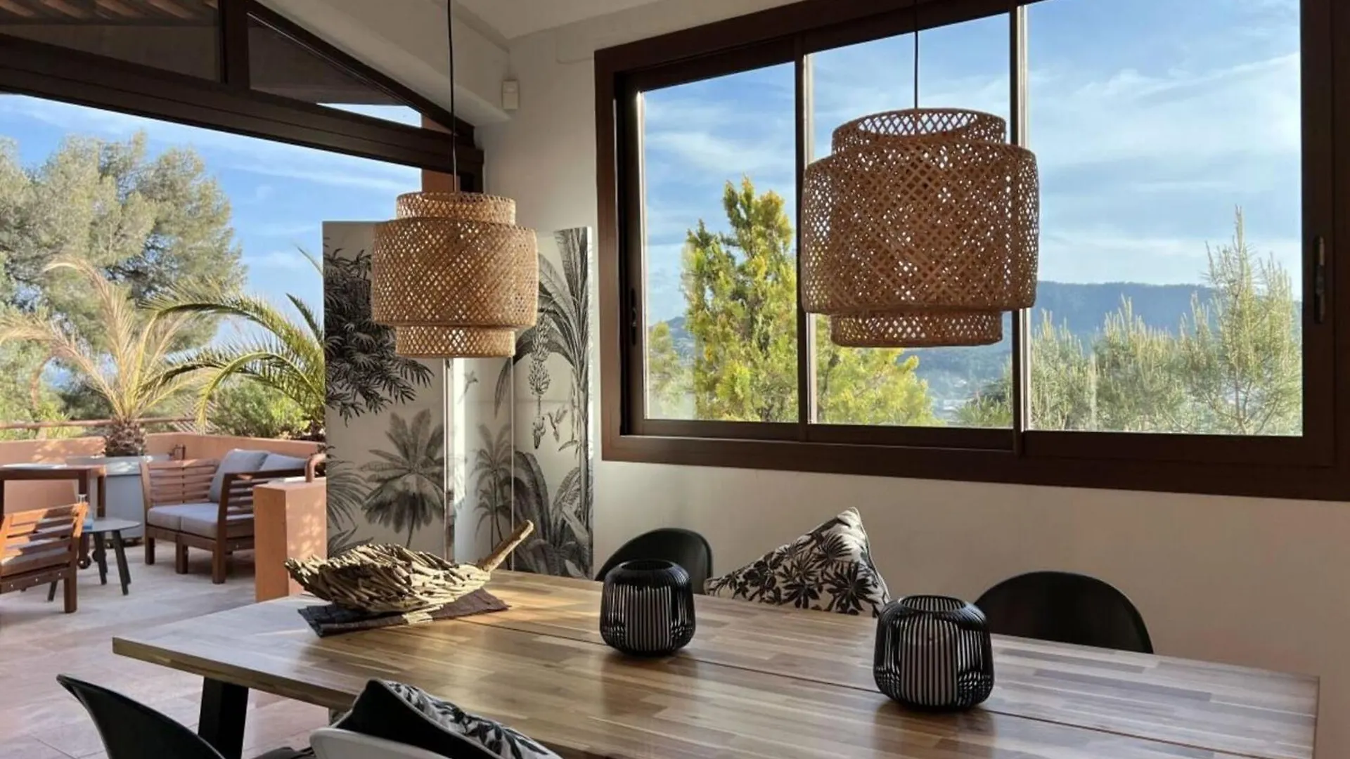 Welcoming Holiday Home In Hyeres Apartment