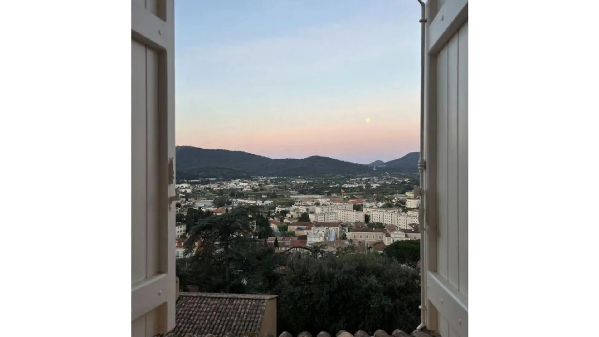 Apartment Welcoming Holiday Home In Hyeres France