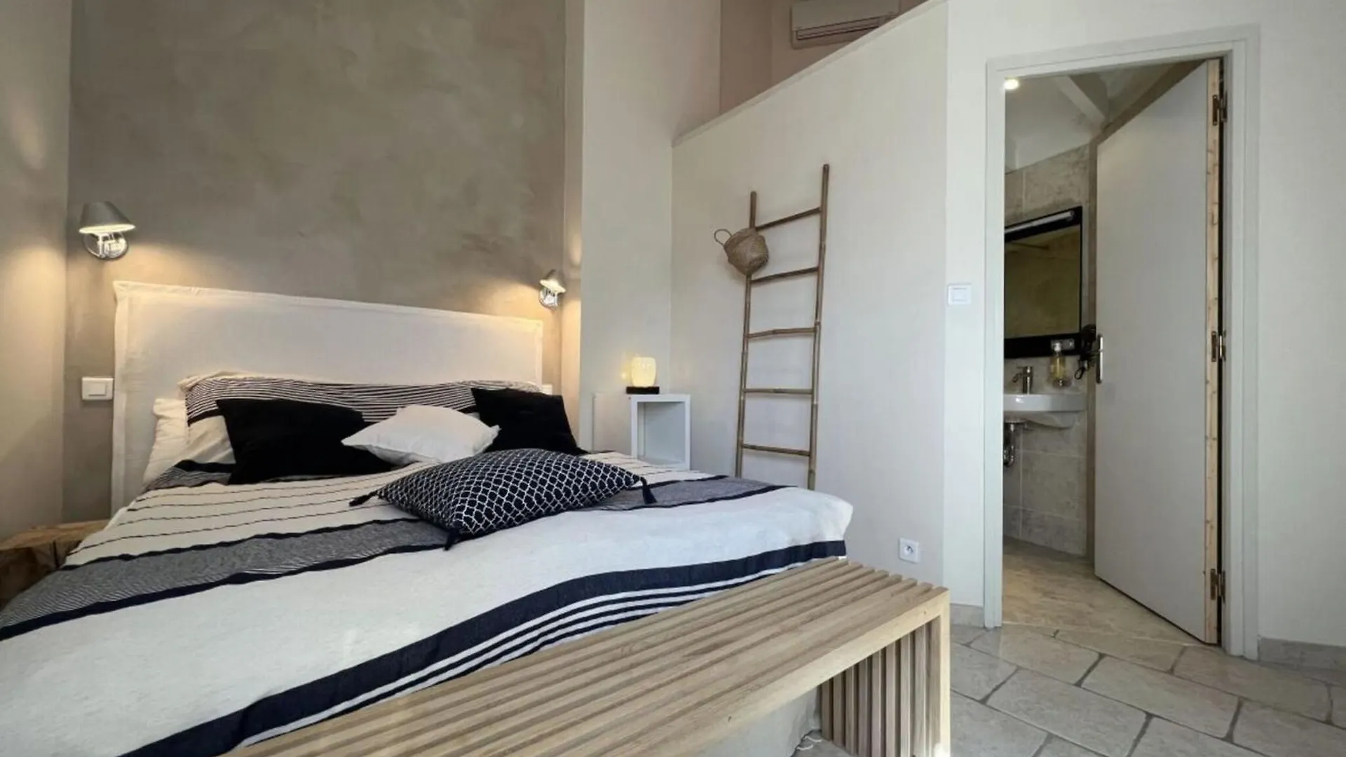 Welcoming Holiday Home In Hyeres 0*,  France