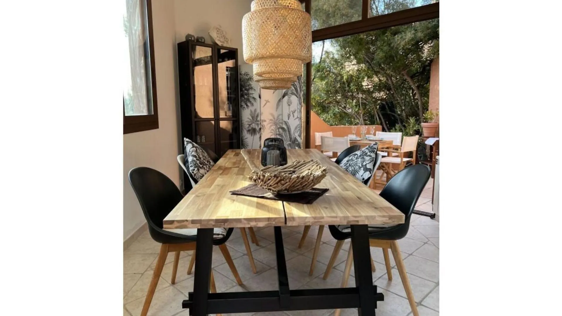 Welcoming Holiday Home In Hyeres Apartment