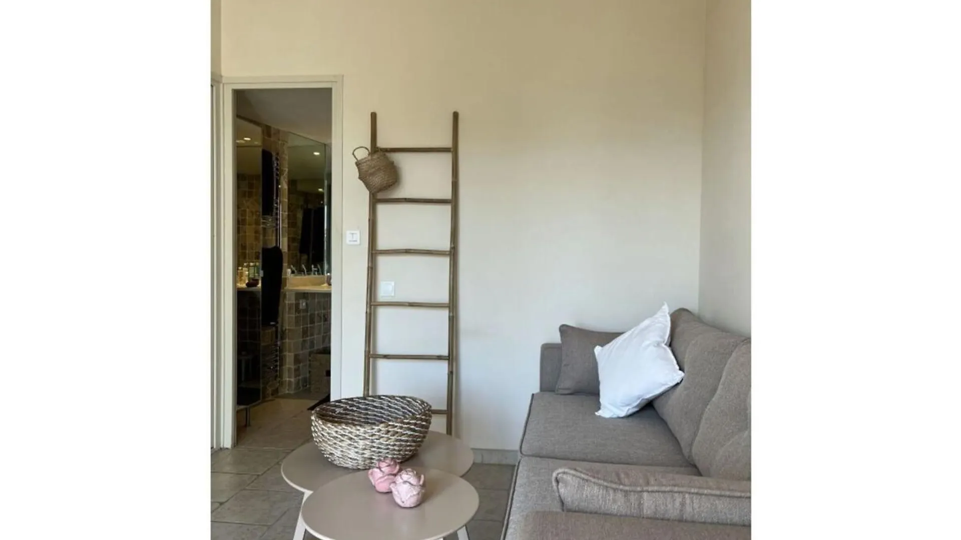 Welcoming Holiday Home In Hyeres France